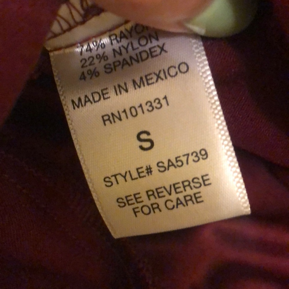 Wine Colored Crop Top // Traded - Picture 4 of 5